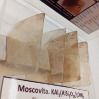 "HOJAS" DE MOSCOVITA KAl2(AlSi3O10)(OH)2 - Imagen 5